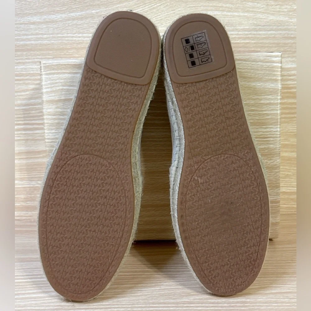 Michael Kors MK Logo Espadrilles Mismatched Pair 7M & 8M Beige Flats